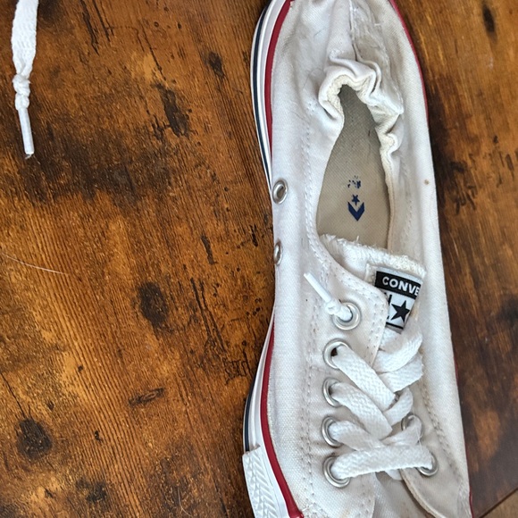 Converse women 11 White and Red Sneakers - Picture 2 of 8